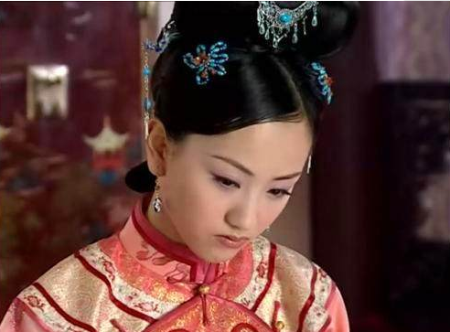 孝康章皇后13岁入宫为妃，15岁生下康熙，为什么她24岁就去世了？