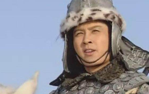 董卓为什么会放弃百年的洛阳迁都长安？他是在害怕什么？