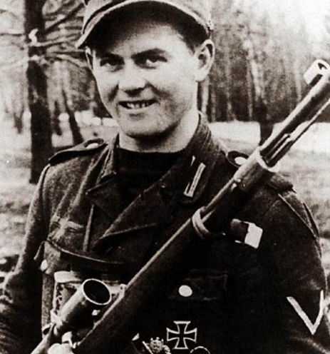 二战最强狙击手马豪斯·海茨瑙亚 他创下了二战最远狙杀距离纪录