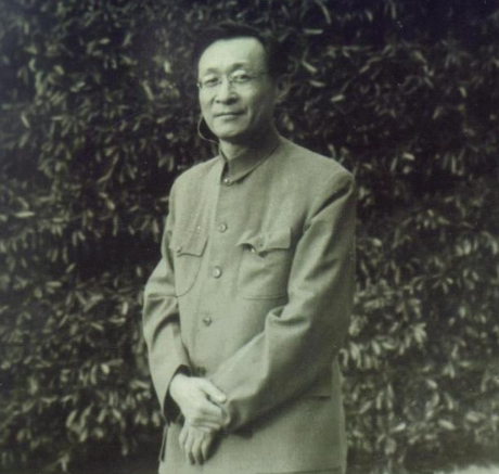王稼祥是谁 为什么他的名字会出现在军事三人小组的名单上呢
