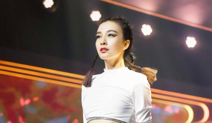 吴昕为卖娃娃道歉 钟汉良机智回应说了这样一句话