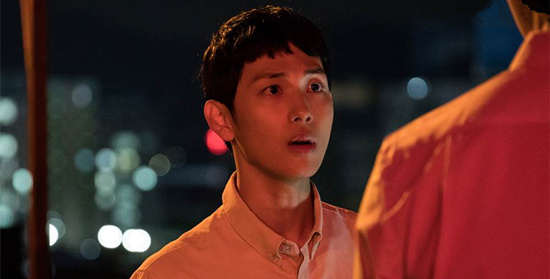 他人即地狱牙医给男主吃的是什么肉 牙医为什么要用别人的牙齿做戒指