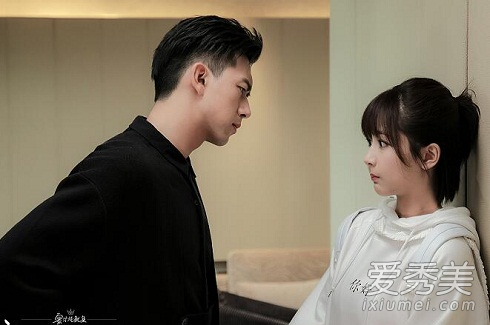 亲爱的热爱的佟年书包是什么牌子 亲爱的热爱的杨紫书包品牌