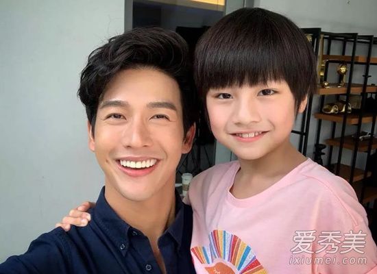 吹落的树叶第11集：姑父姨夫爸爸全都爱上我 这是什么玛丽苏神剧？