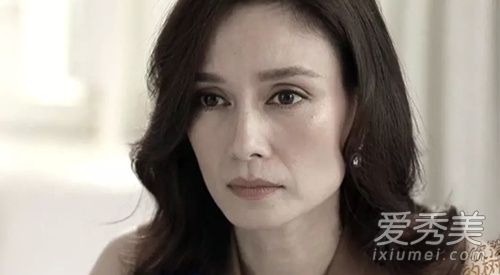 吹落的树叶女主妈妈是谁演的 女主妈妈是混血吗