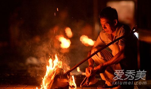 中元节烧纸为什么要画圈 烧纸钱有什么讲究