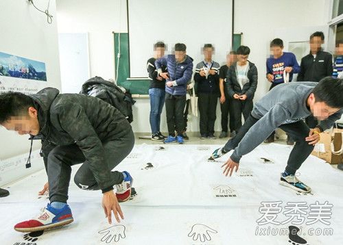 抖音手印脚印游戏规则 抖音手印脚印游戏图片