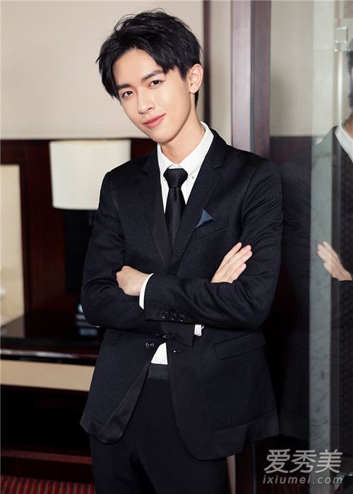 网球少年周助是谁演的 周助扮演者个人资料照片