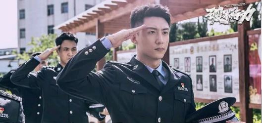 破冰行动李维民用的手机是什么 破冰行动主角手机型号介绍
