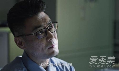 破冰行动李飞的亲生父亲是谁 是赵嘉良吗