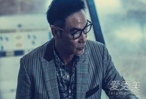 破冰行动李飞的亲生父亲是谁 是赵嘉良吗