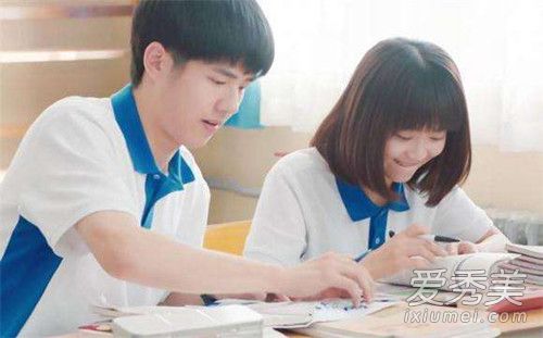余淮余周周一起军训是怎么回事 余淮余周周一起军训是什么梗