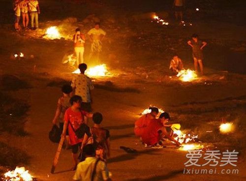 中元节为什么要烧包袱 中元节烧包袱的格式