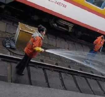 抖音阿姨洗铁路是什么意思 抖音阿姨洗铁路是什么梗