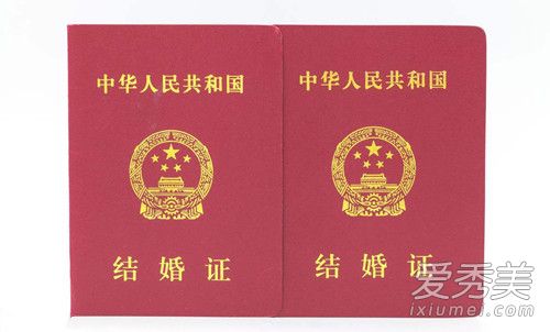 妹子何必嫁这货是什么梗 结婚证mzhbjzh什么意思