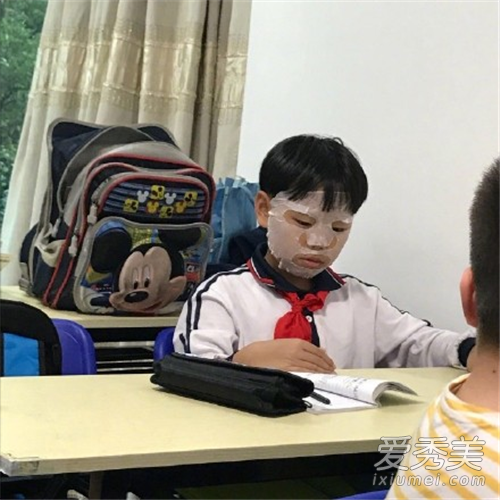 精致的猪猪男孩是什么梗 精致的猪猪男孩包情包