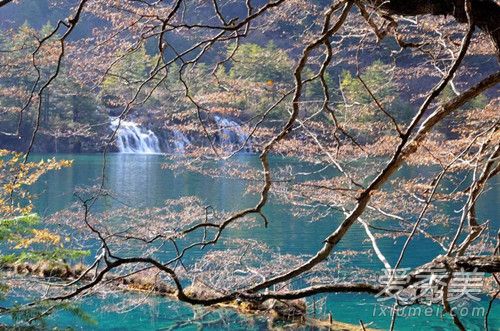 四川九寨沟地震最新消息 九寨沟多处景点面目全非