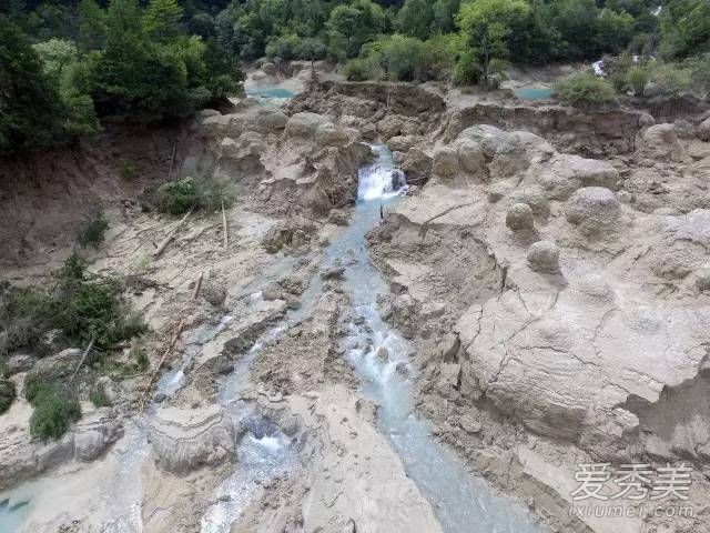 四川九寨沟地震最新消息 九寨沟多处景点面目全非