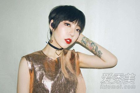 你和我的倾城时光每天几点更新几集 你和我的倾城时光主题曲叫什么