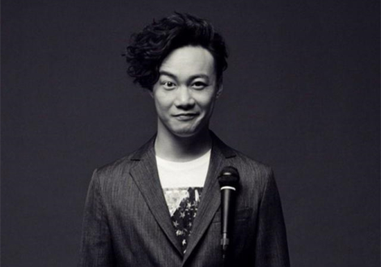 陈奕迅连发微博 这到底是什么情况？
