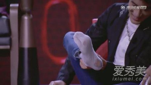 王力宏穿破洞袜怎么回事 王力宏穿破洞袜是什么节目