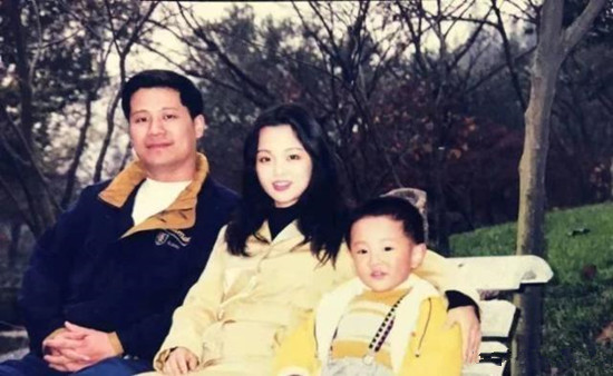 李汶翰家里有钱吗 李汶翰是富二代吗父母做什么的