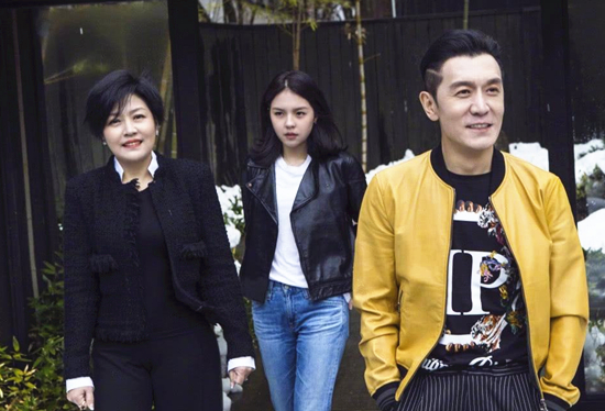 李咏女儿将上大学怎么回事 李咏女儿将上大学什么情况