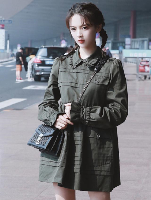 杨超越巴黎时装周什么样子 杨超越巴黎时装周什么情况