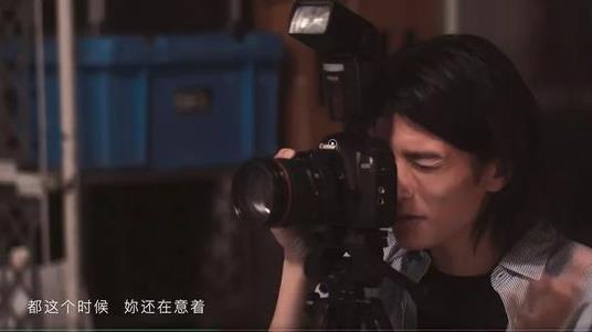 周杰伦说好不哭mv里面的相机是什么牌子的 周杰伦说好不哭mv里面的相机多少钱