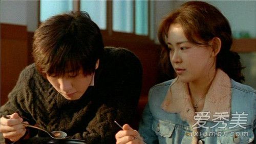 韩国电影《绿色椅子》 离婚女人和少年的乱伦爱情