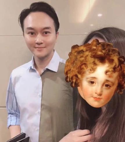 美颜滤镜下的张智霖什么情况 美颜滤镜下张智霖的照片