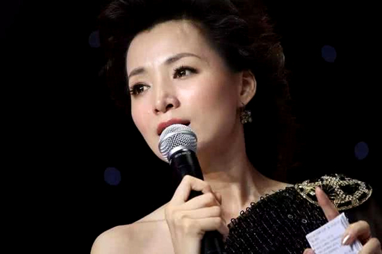 袁立力挺董卿怎么回事 袁立力挺董卿什么情况