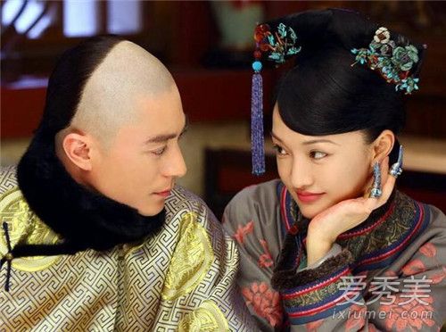 如懿传皇后为什么断发 如懿传皇后怎么去世的