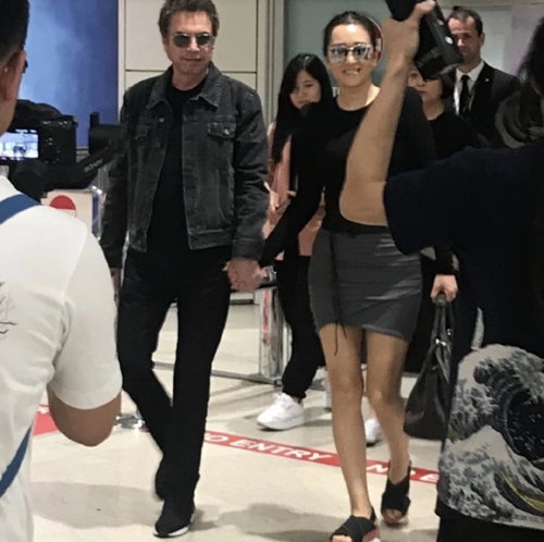 巩俐亮相威尼斯什么原因 巩俐老公是谁