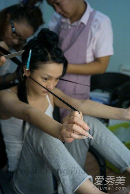 《如懿传》花絮照曝光 如懿传花絮照周迅素颜状态超好