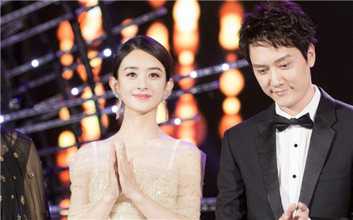 冯绍峰接机赵丽颖 甜蜜牵手力破离婚传闻