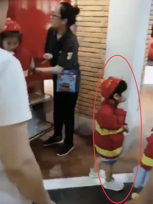 小海绵扮消防员 这到底是怎么回事？