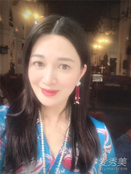 陈少霞晒母女合影怎么回事 陈少霞晒母女合影什么样子