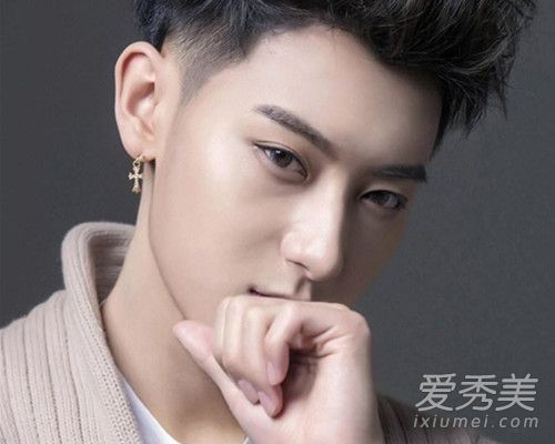 黄子韬恋情是怎么回事 黄子韬绯闻女友是谁