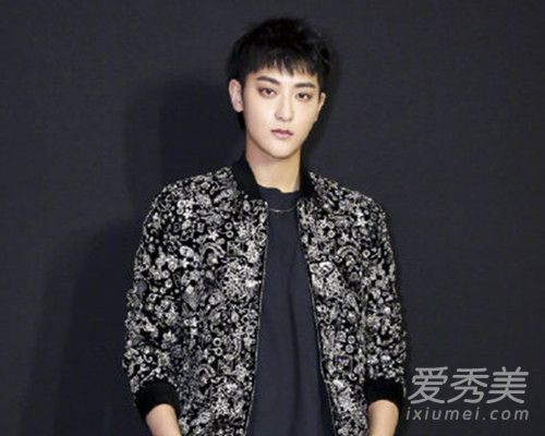 黄子韬恋情是怎么回事 黄子韬绯闻女友是谁