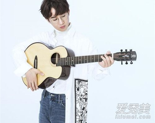 抖音花开双生与叶本不相衬是什么歌 徐秉龙第三人称歌词介绍