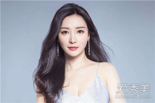 柳岩辟谣买十套房 柳岩辟谣说了什么