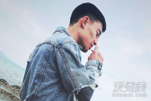 抖音与山与海去望云而看点根烟与歌与狗互相取着暖是什么歌 歌词介绍