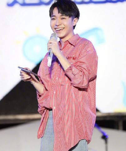 吴青峰太空歌词完整版 吴青峰太空歌词什么意思