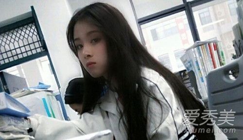 洪一诺高中生活照什么样子 洪一诺出道前生活照被曝光！