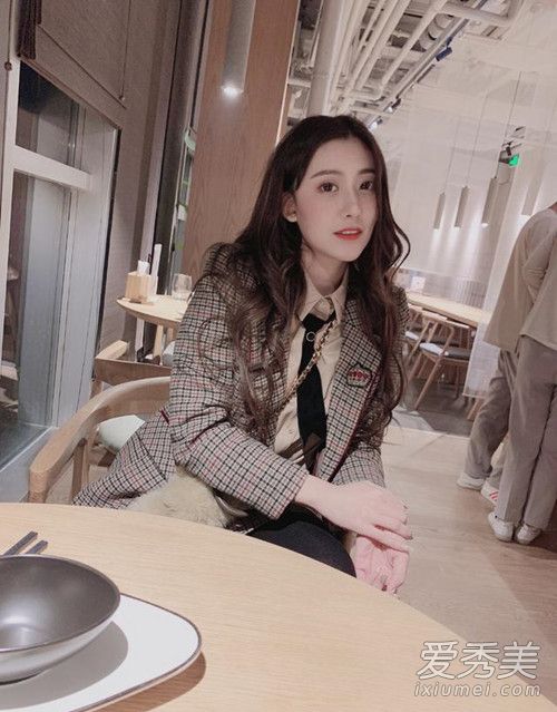 早该卸下伪装的伤疤一切根本不会崩塌是什么歌 歌词分享