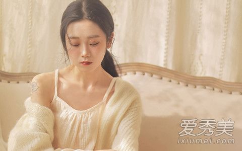 月牙湾歌词 月牙湾歌词是什么意思