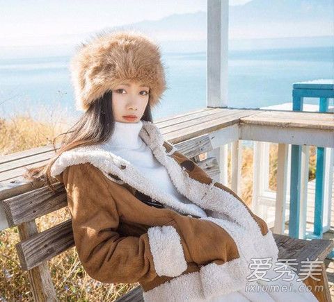 月牙湾歌词 月牙湾歌词是什么意思