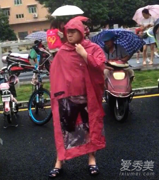 岳云鹏接孩子放学 这到底是个什么梗？