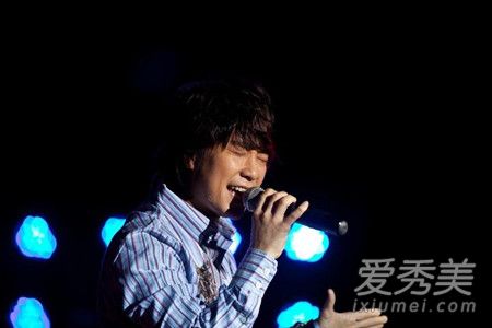 抖音想你就乱乱乱头绪不想又伤伤伤自己什么歌 歌词介绍